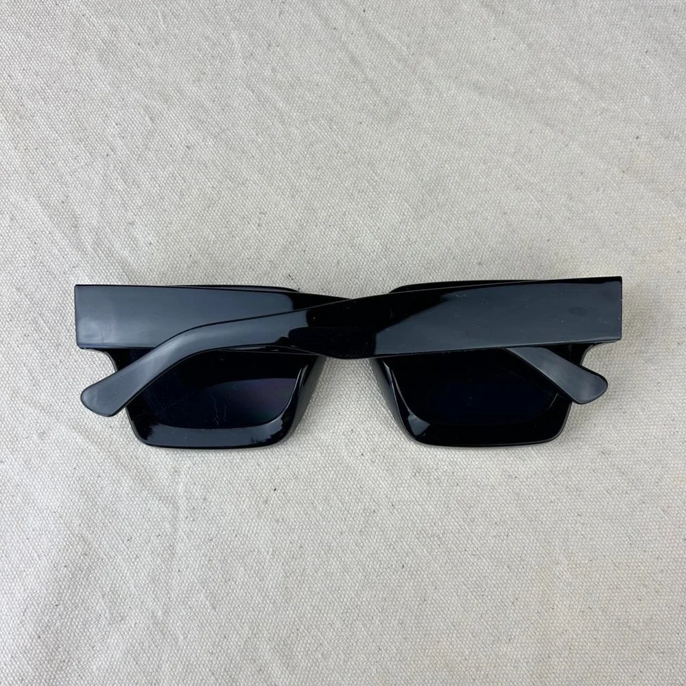 Surfer style black squared sunglasses y2k cyber grunge techno
